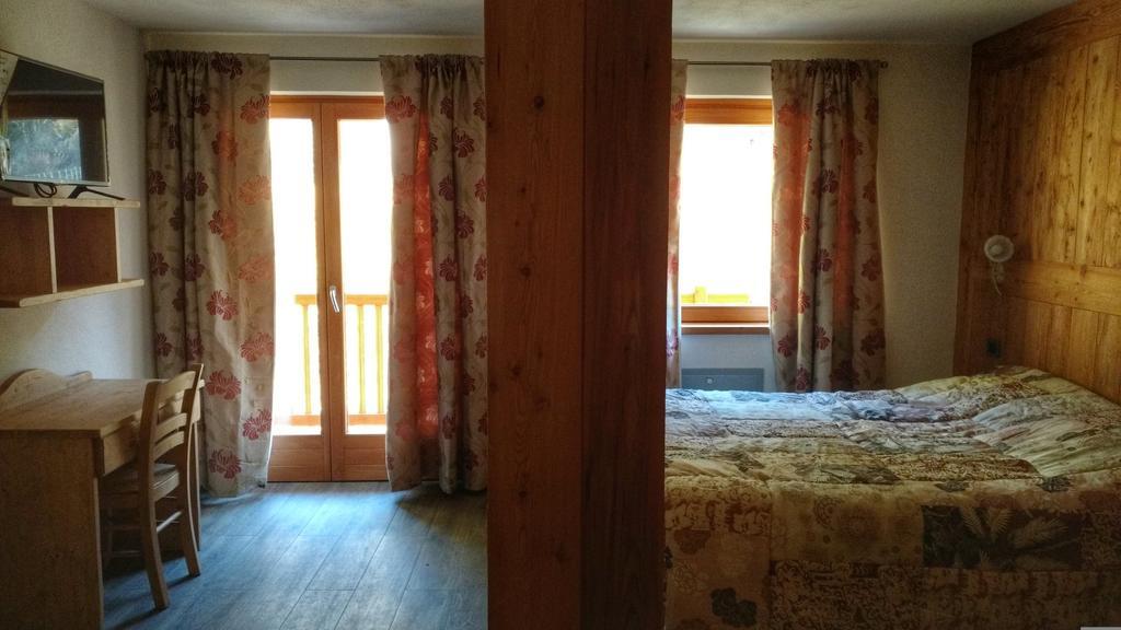 Le Nid De L'Aigle Hotel Champoluc Cameră foto